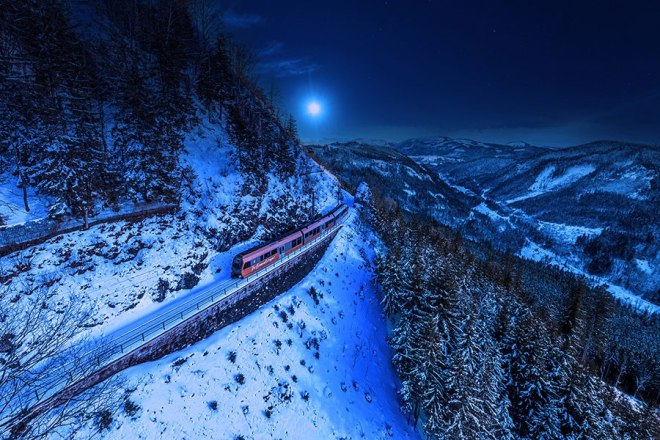 Erleben Sie die Fahrt bei Vollmond!, © NB/Wegerbauer/istockphoto.com/Funtay